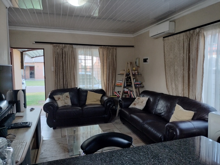 To Let 3 Bedroom Property for Rent in Waterval East North West
